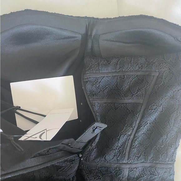 Diane Von Furstenberg Lace Dress Mini Cocktail Strapless Sheath Size 0 Black - Picture 17 of 17